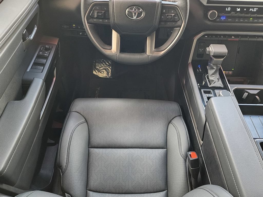 Used 2025 Toyota Tundra Limited AWD/4WD image 10