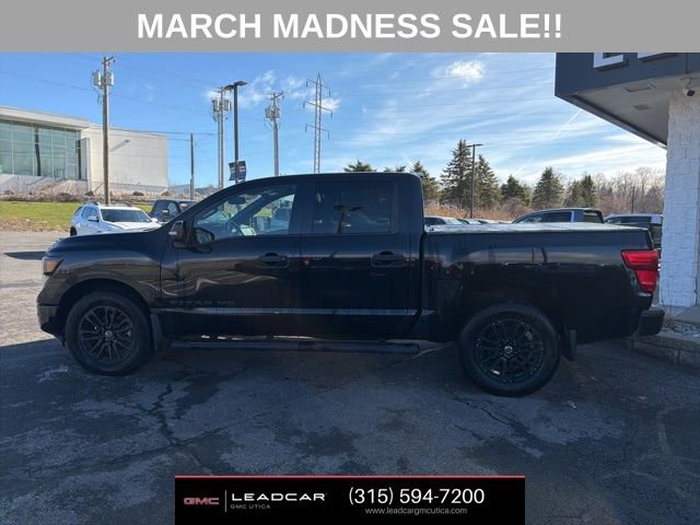 Used 2019 Nissan Titan SV w/ SV Convenience Package image 2
