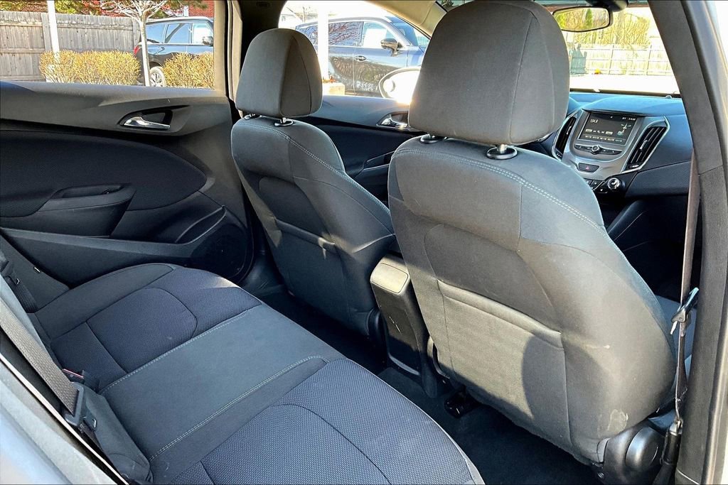 Used 2016 Chevrolet Cruze LT w/ LT Convenience Package image 28