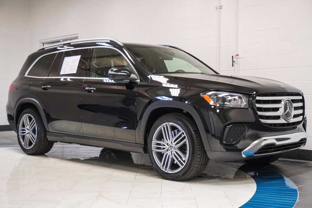 Used 2025 Mercedes-Benz GLS 450 4MATIC image 5