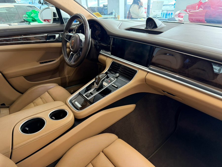 Used 2017 Porsche Panamera Turbo image 34