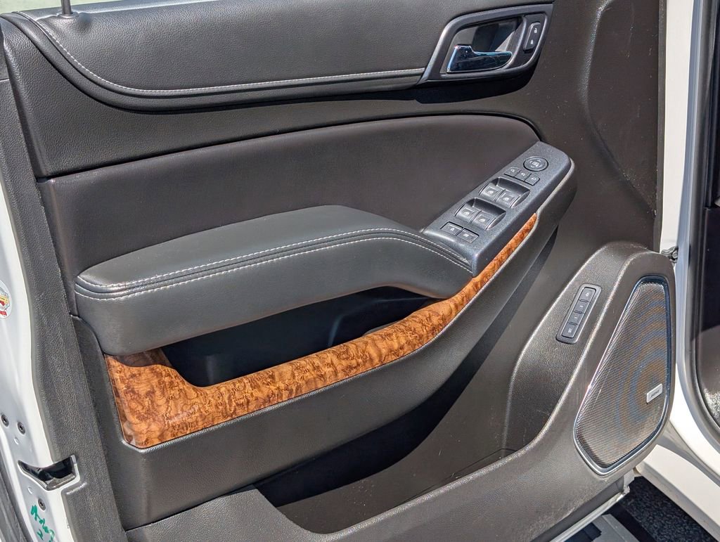 Used 2019 Chevrolet Suburban Premier w/ Premier Plus Edition image 17