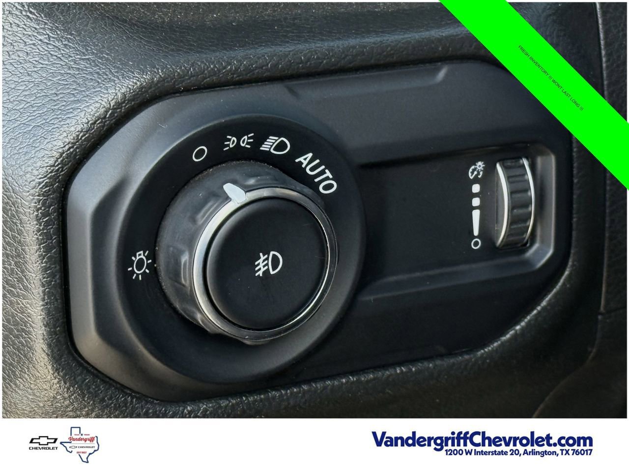 Used 2023 Jeep Wrangler Unlimited Sahara w/ Cold Weather Group AWD/4WD image 22