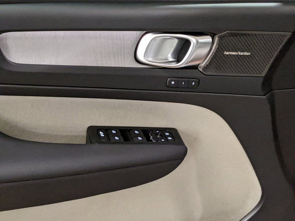 New 2026 Volvo XC40 B5 Ultra w/ Protection Package Premier image 10