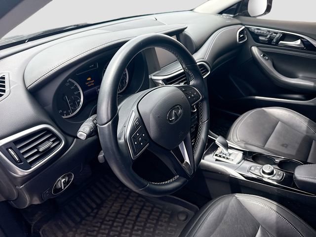 Used 2018 INFINITI QX30 Premium w/ Navigation Package AWD/4WD image 11