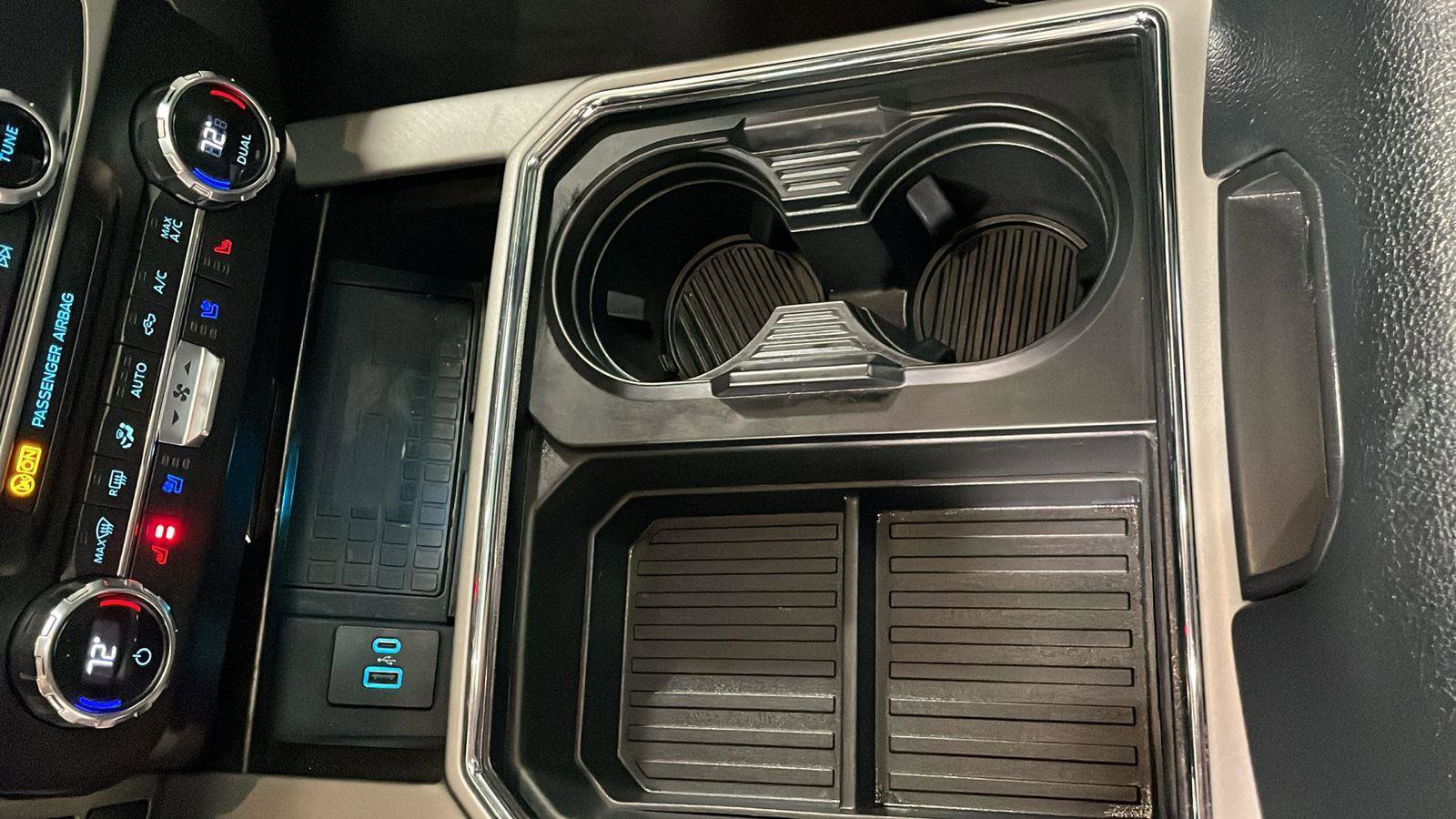 Used 2022 Ford F350 Lariat w/ Black Appearance Package image 21