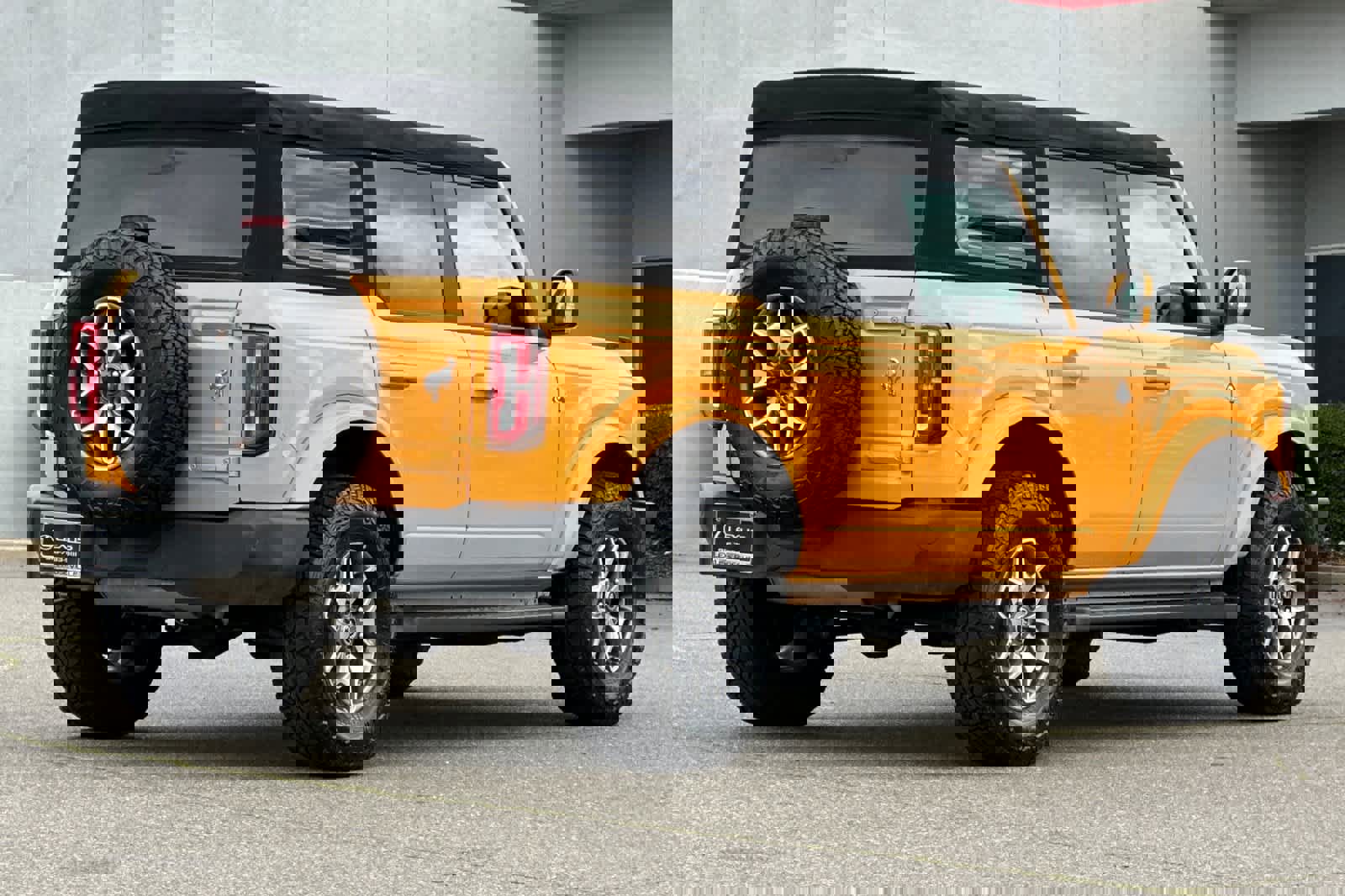 Used 2022 Ford Bronco Outer Banks image 2