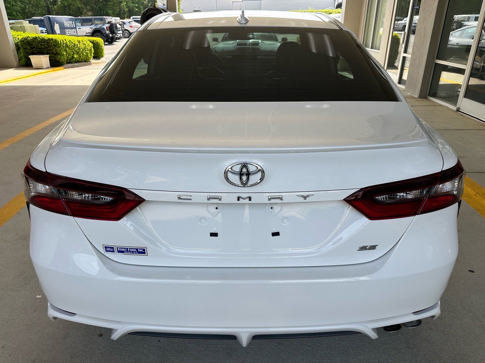 Used 2023 Toyota Camry SE w/ Convenience Package FWD image 10