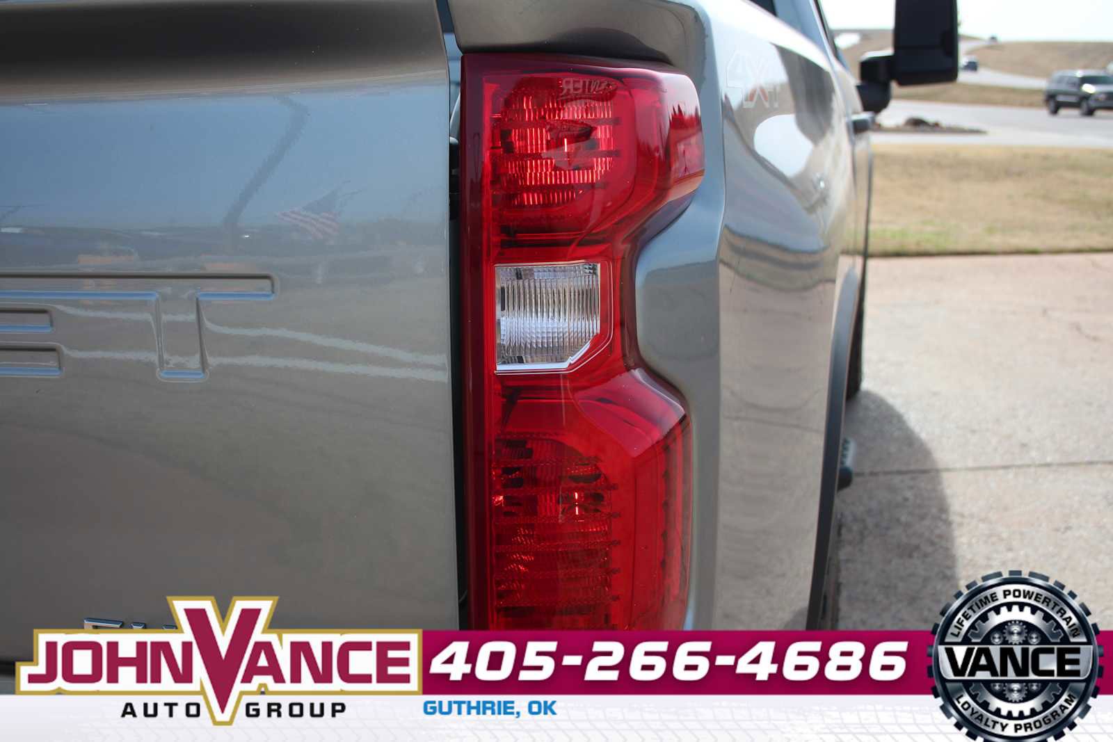 Used 2025 Chevrolet Silverado 2500 Custom image 12