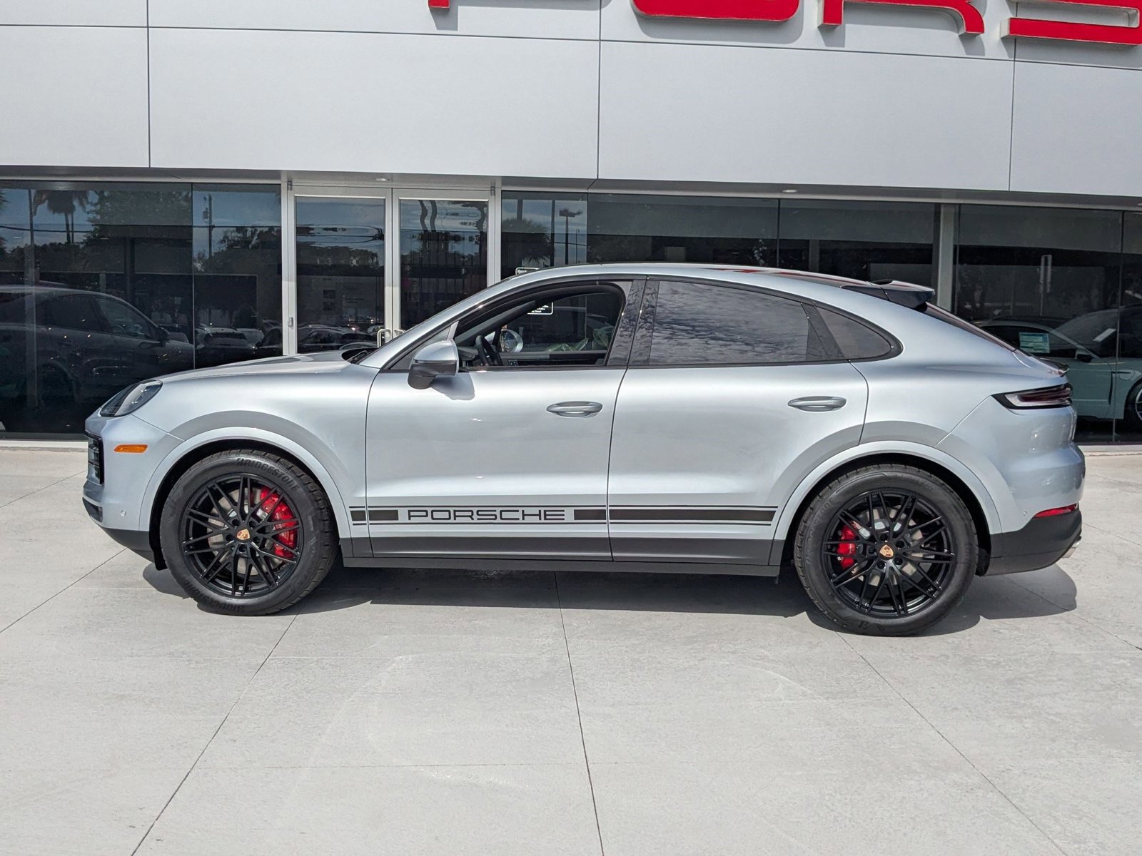 New 2026 Porsche Cayenne S image 2