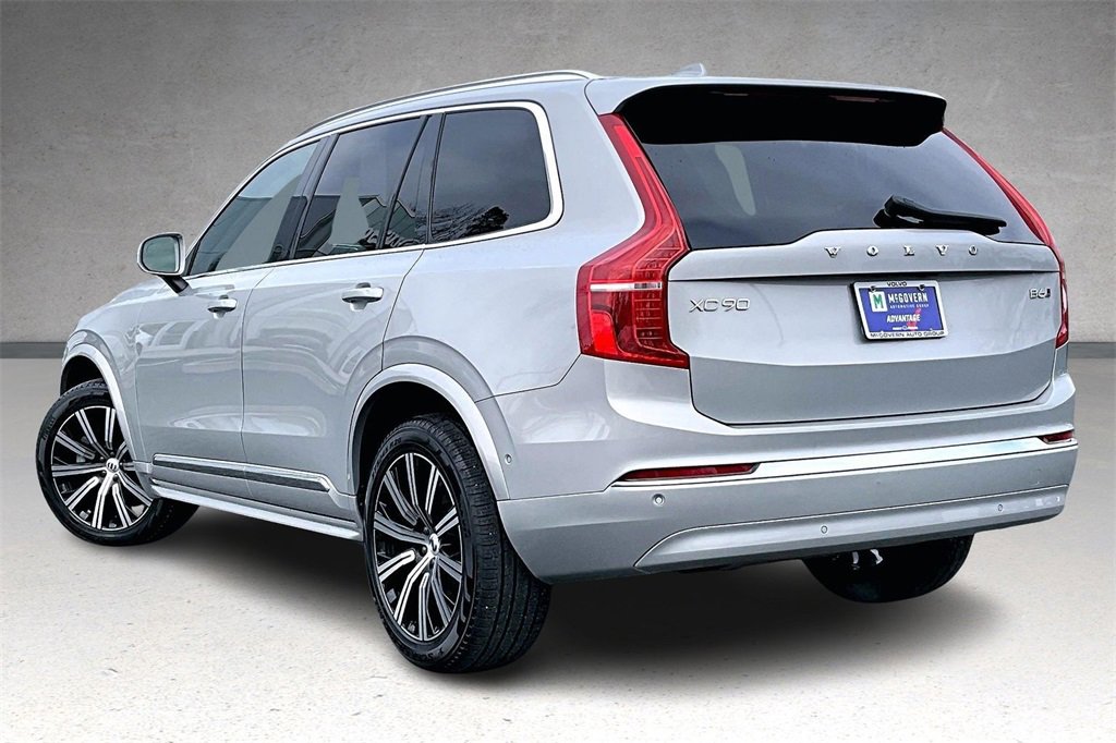 Used 2023 Volvo XC90 B6 Plus image 4