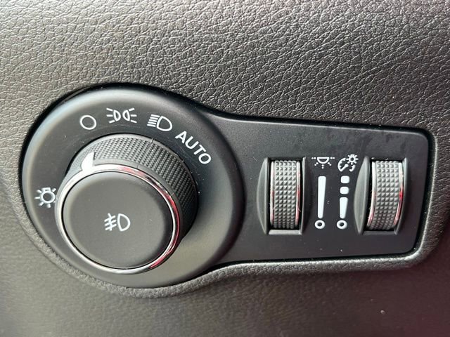 Used 2022 Jeep Compass Latitude image 14