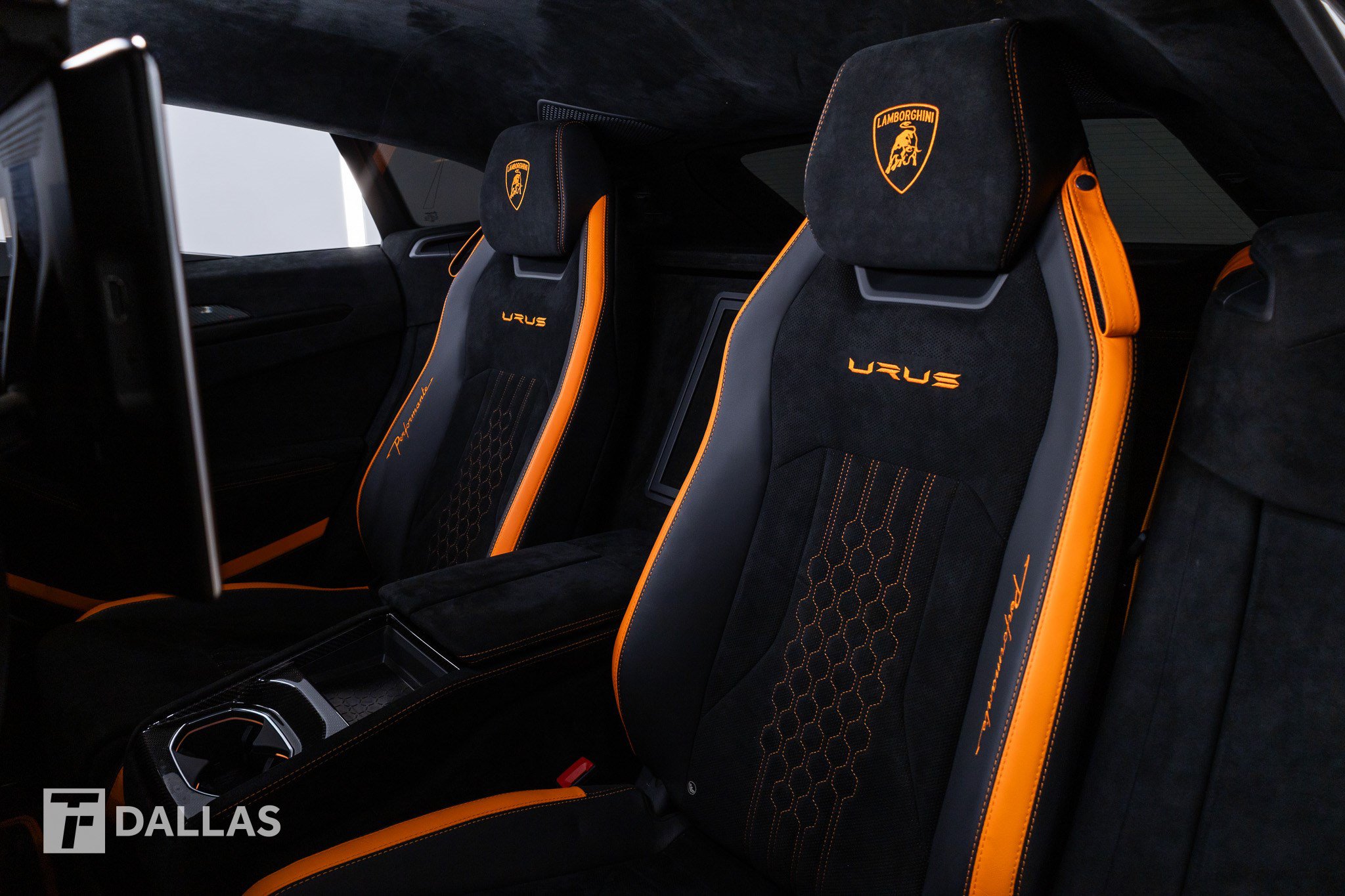 Used 2023 Lamborghini Urus Performante AWD/4WD image 37