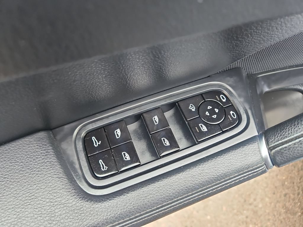 Used 2019 Porsche Cayenne AWD/4WD image 12