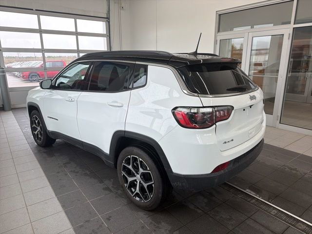 Used 2024 Jeep Compass Limited AWD/4WD image 3