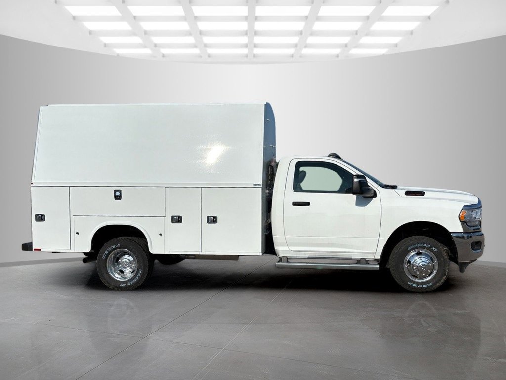 New 2024 RAM 3500 Tradesman image 2