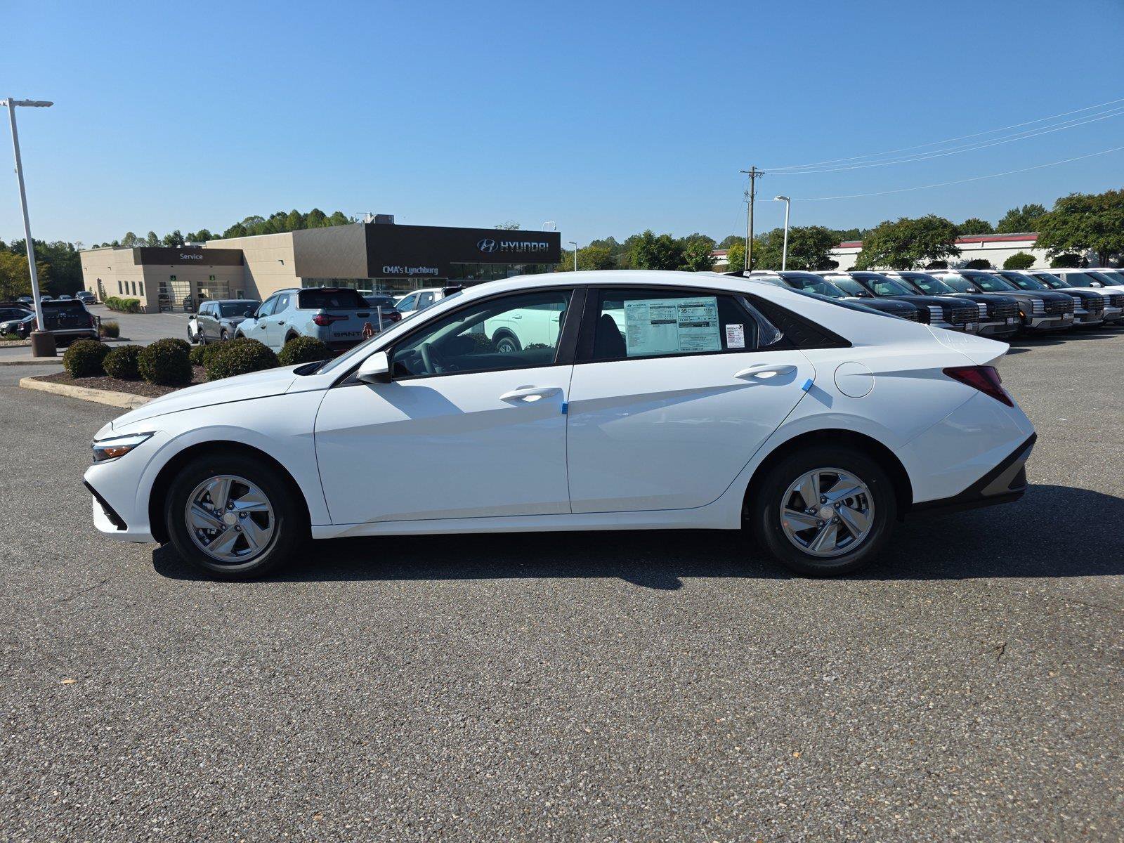 New 2026 Hyundai Elantra SE FWD image 7