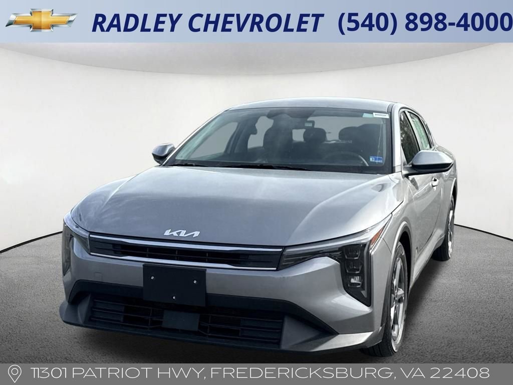Used 2025 Kia K4 LXS image 1