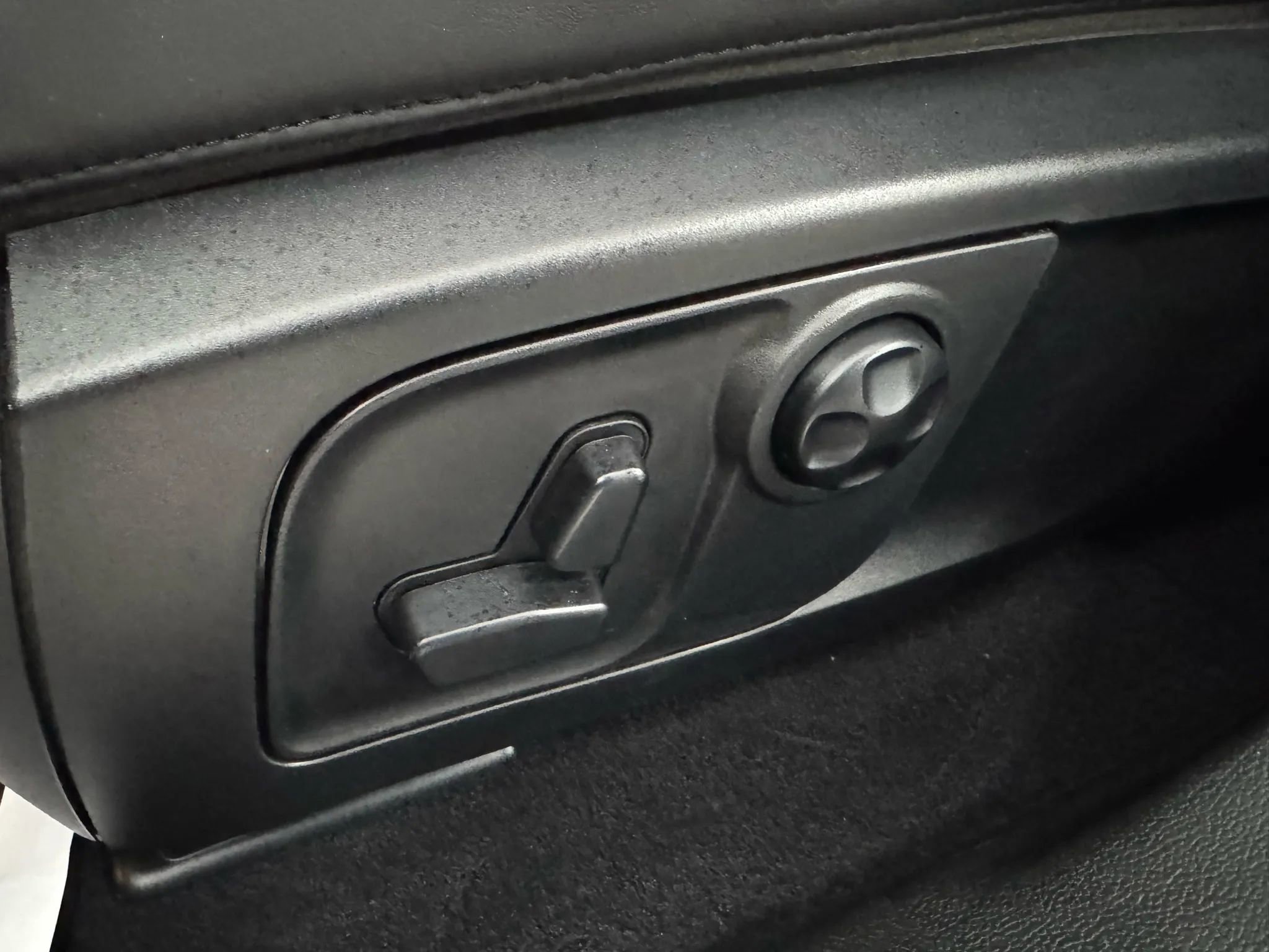 Used 2017 Maserati Levante w/ Sport Package image 46