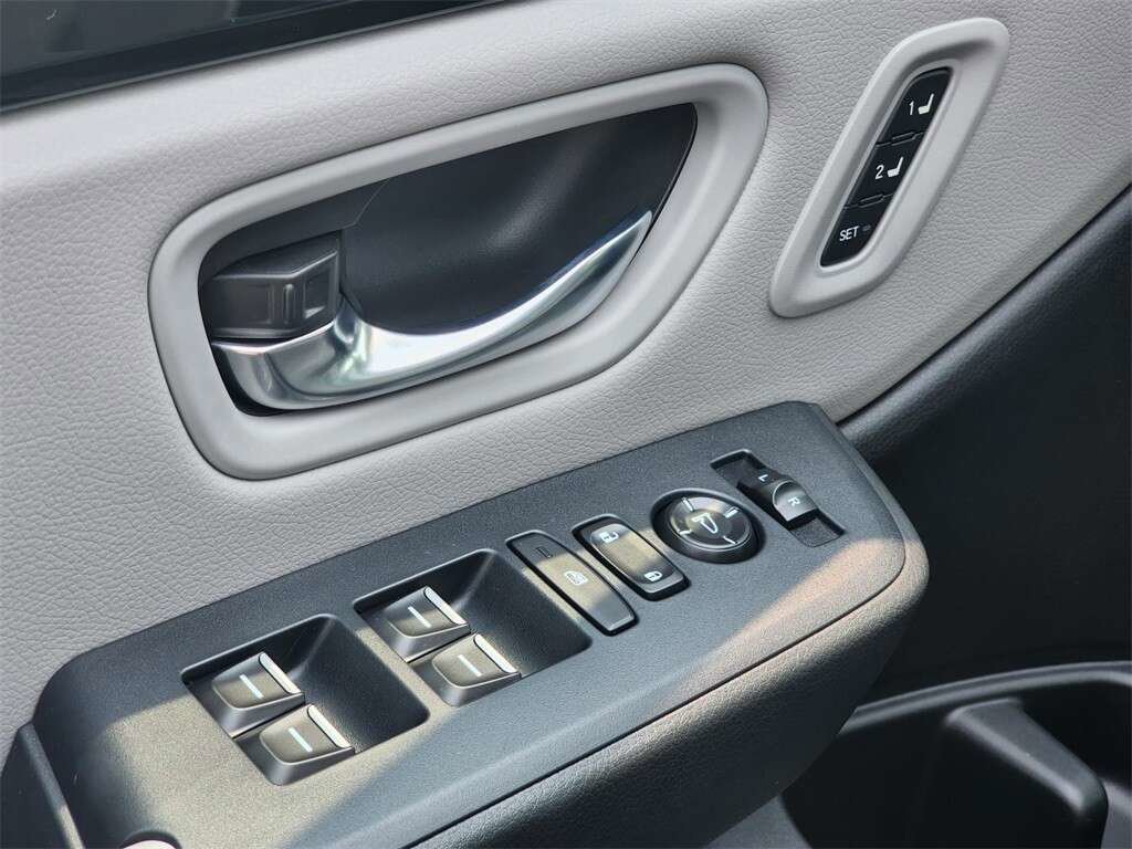 Used 2023 Honda Pilot Touring image 22