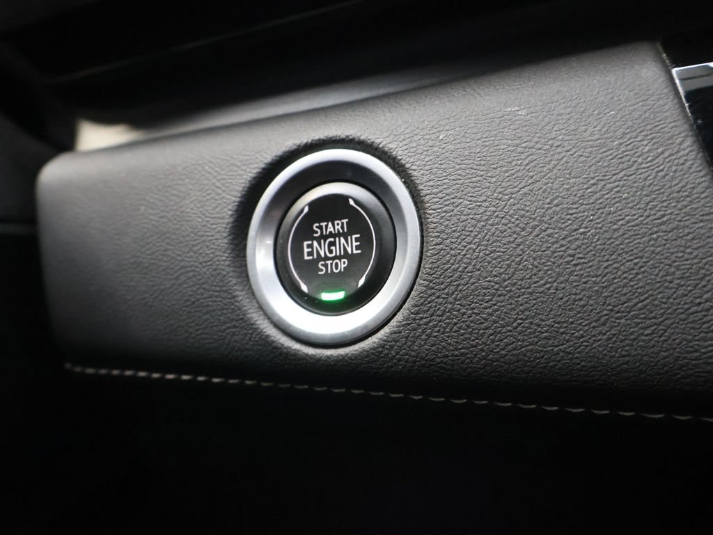 Used 2022 Cadillac Escalade Premium Luxury AWD/4WD image 26