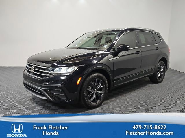 Used 2023 Volkswagen Tiguan SE FWD image 1