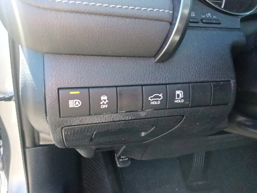 Used 2024 Toyota Camry SE image 17