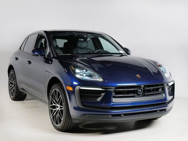 Certified 2026 Porsche Macan AWD/4WD image 7