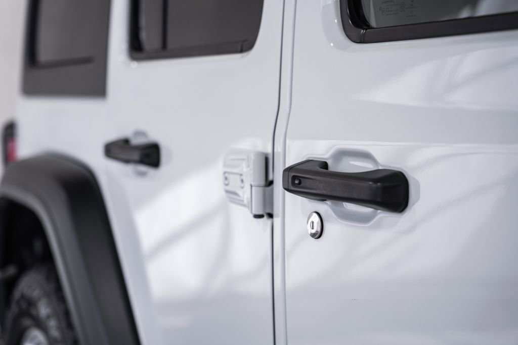 Used 2022 Jeep Wrangler Unlimited Sport image 17