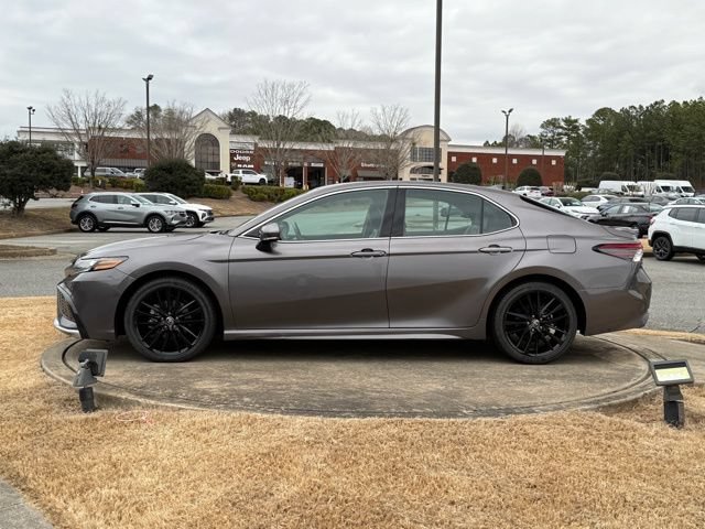 Used 2023 Toyota Camry XSE FWD image 4