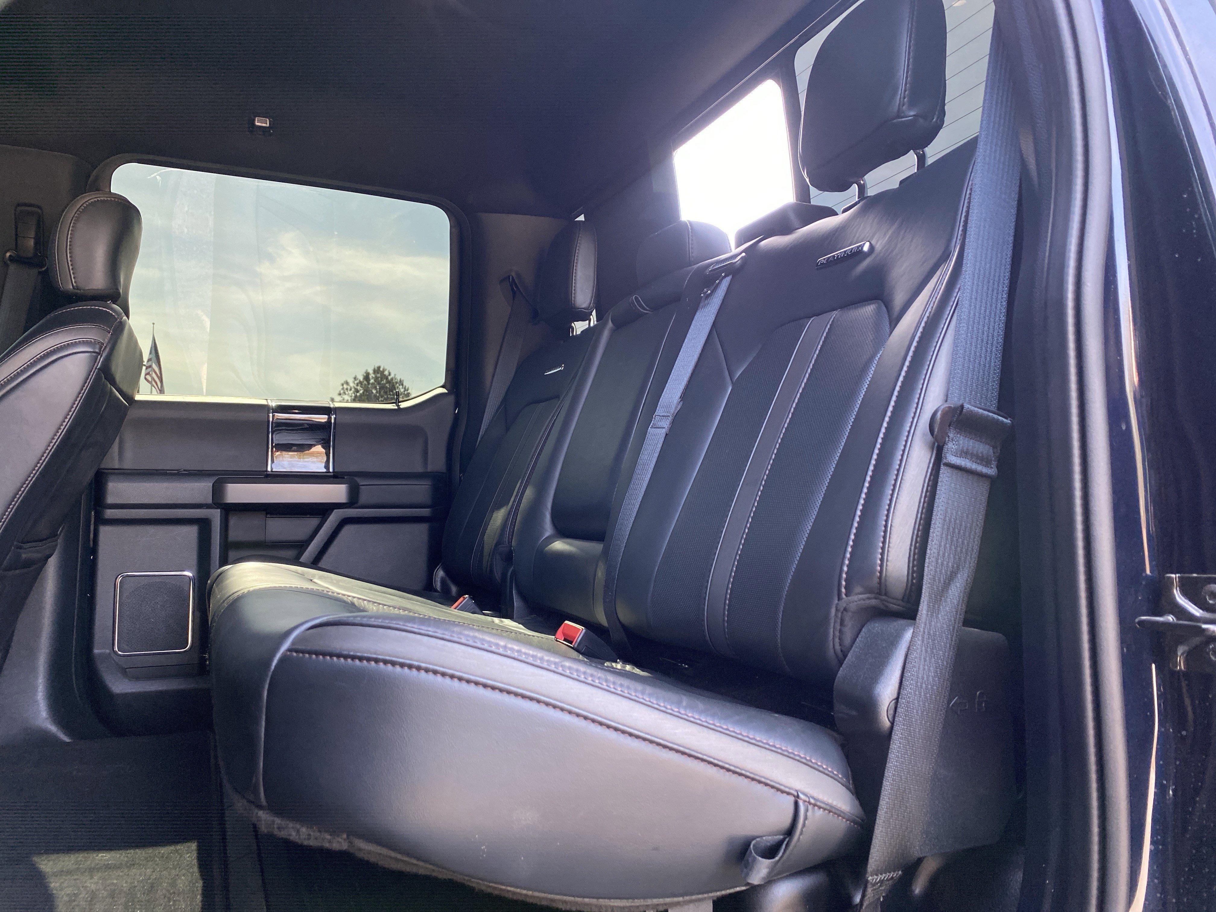 Used 2022 Ford F450 Platinum w/ FX4 Off-Road Package image 8