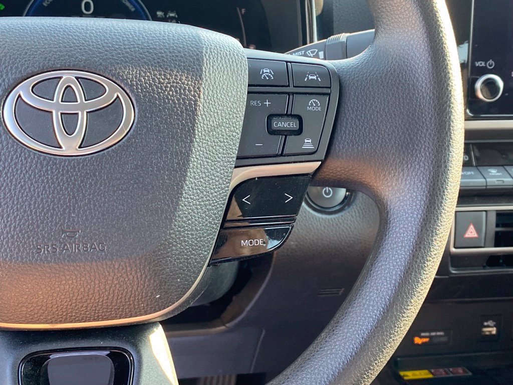 Used 2025 Toyota Camry LE FWD image 15