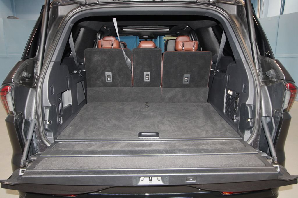 Used 2025 Lincoln Navigator L Reserve AWD/4WD image 45