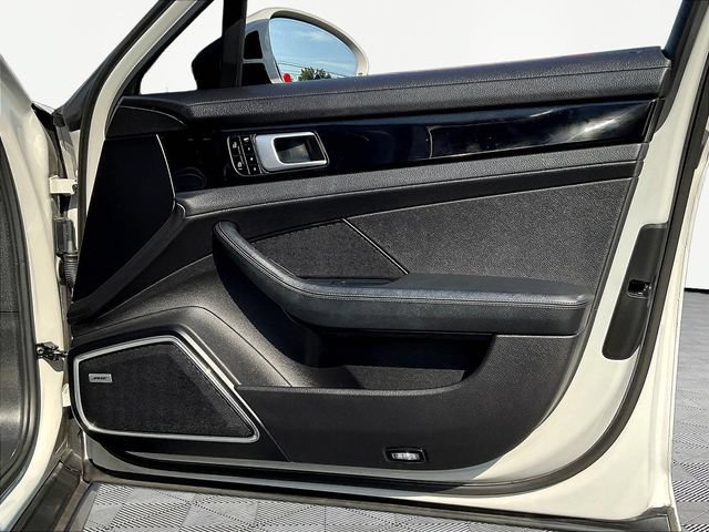 Used 2021 Porsche Panamera RWD image 29