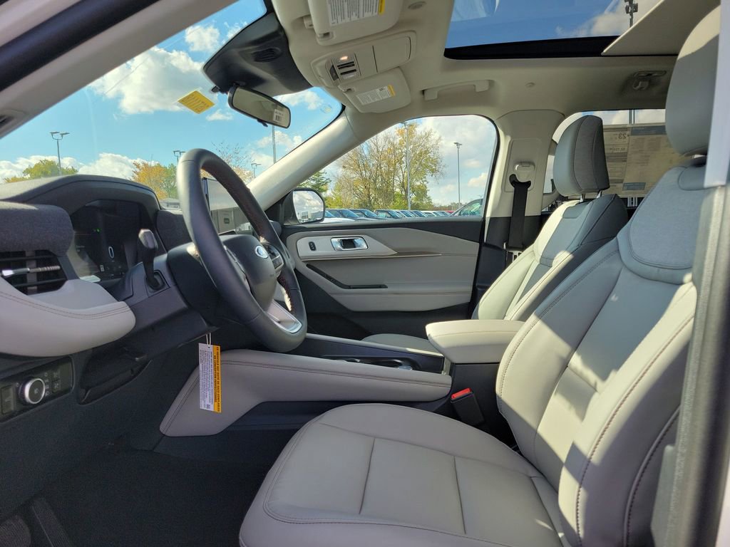 New 2026 Ford Explorer Active w/ Active Comfort Package image 16