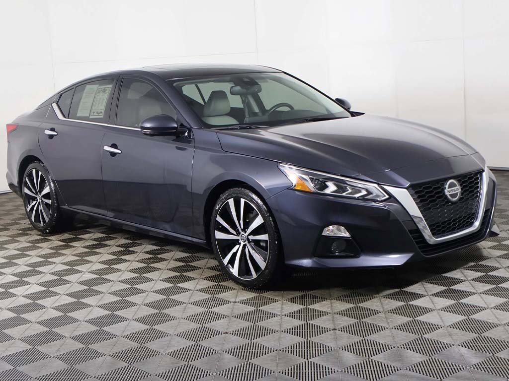 Used 2019 Nissan Altima 2.5 Platinum image 2