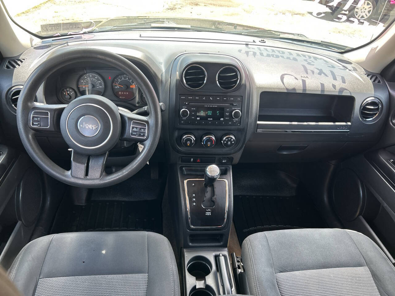 Used 2017 Jeep Patriot Sport w/ Power Value Group AWD/4WD image 30
