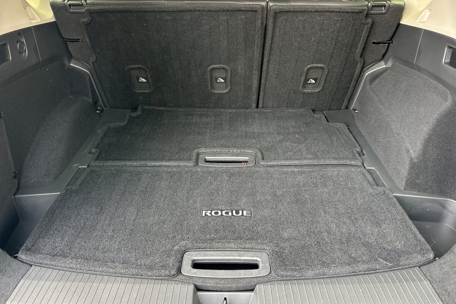 Used 2023 Nissan Rogue Platinum w/ Platinum Premium Package FWD image 14