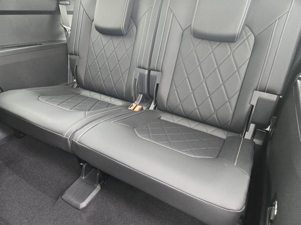 New 2026 Volkswagen Atlas SEL Premium R-Line image 23