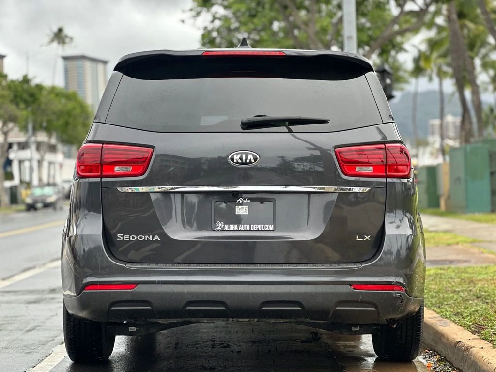 Used 2021 Kia Sedona LX image 4