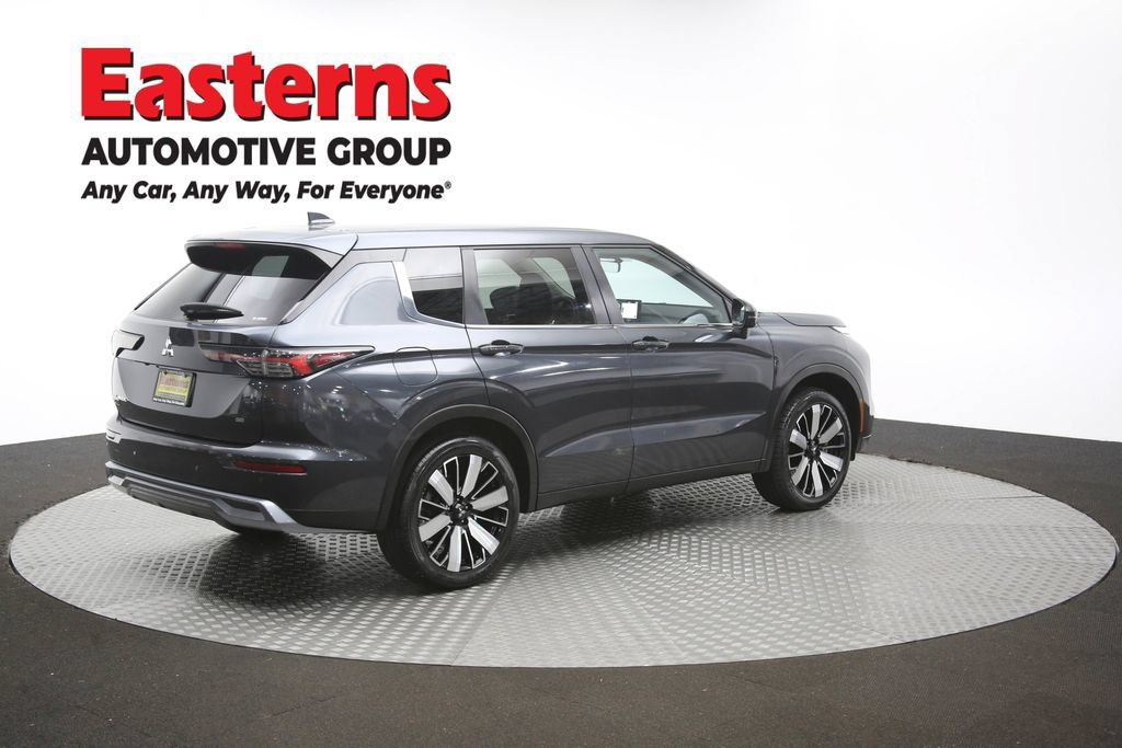 Used 2025 Mitsubishi Outlander SE AWD/4WD image 42
