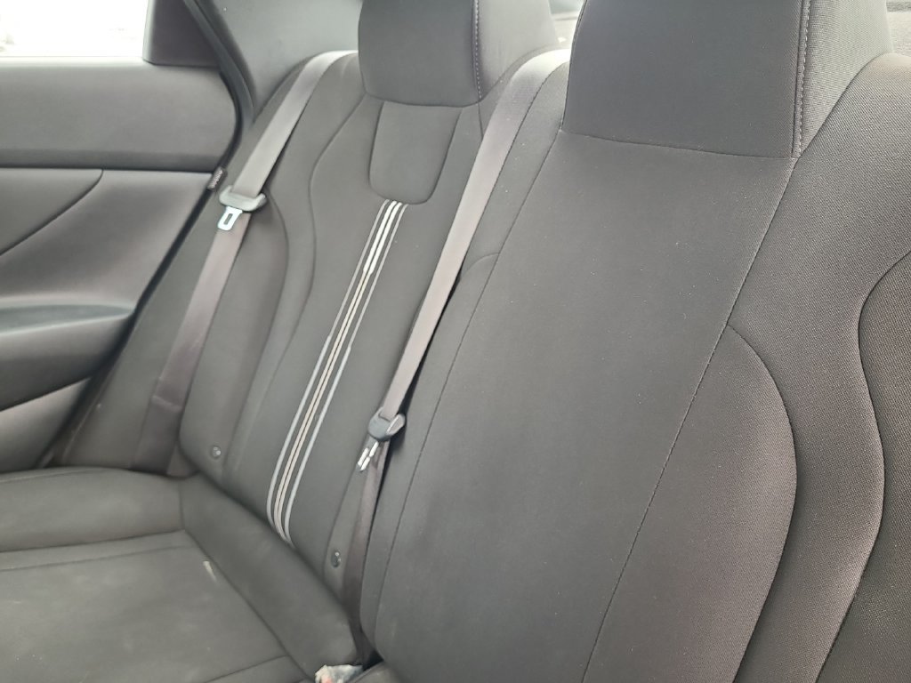 Used 2025 Hyundai Elantra Sport FWD image 30