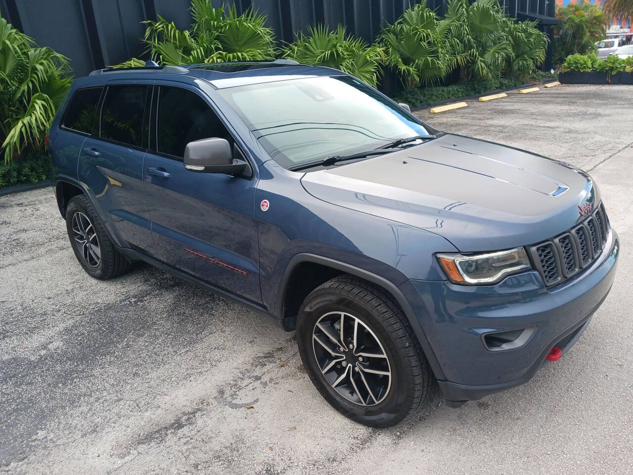 Used 2020 Jeep Grand Cherokee Trailhawk w/ Premium Lighting Group image 14