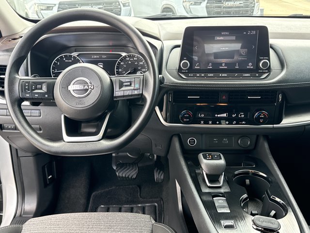 Used 2022 Nissan Rogue SV image 7
