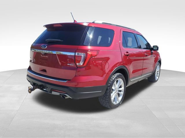 Used 2018 Ford Explorer XLT w/ Equipment Group 202A image 4