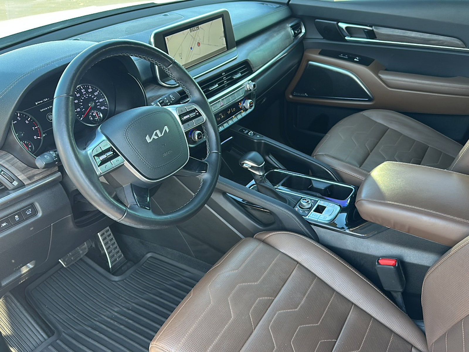 Used 2022 Kia Telluride SX w/ SX Prestige Package image 12