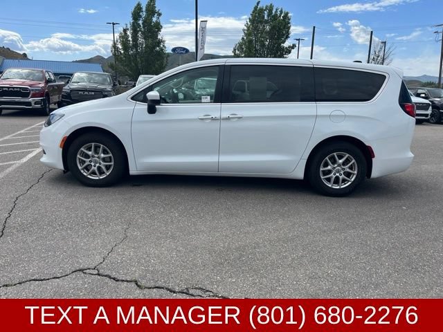 Used 2022 Chrysler Voyager LX FWD image 7