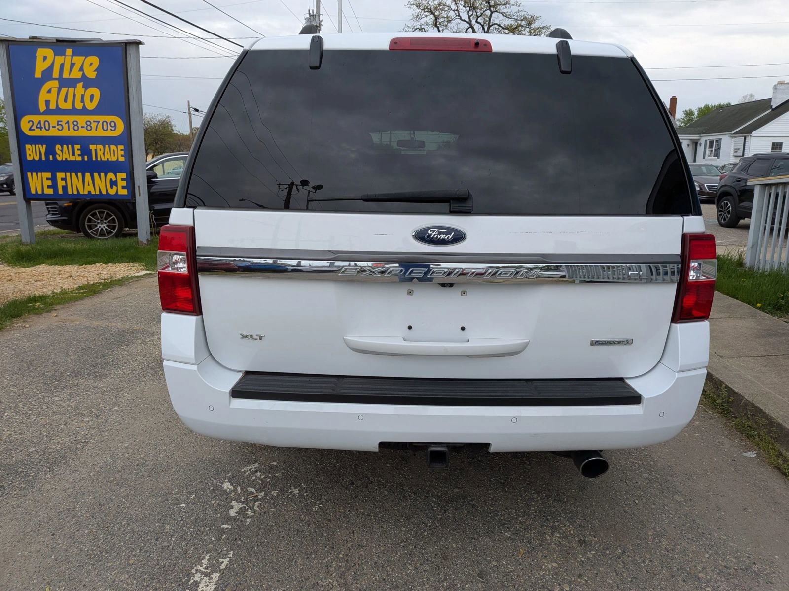 Used 2017 Ford Expedition EL XLT w/ Equipment Group 202A image 5