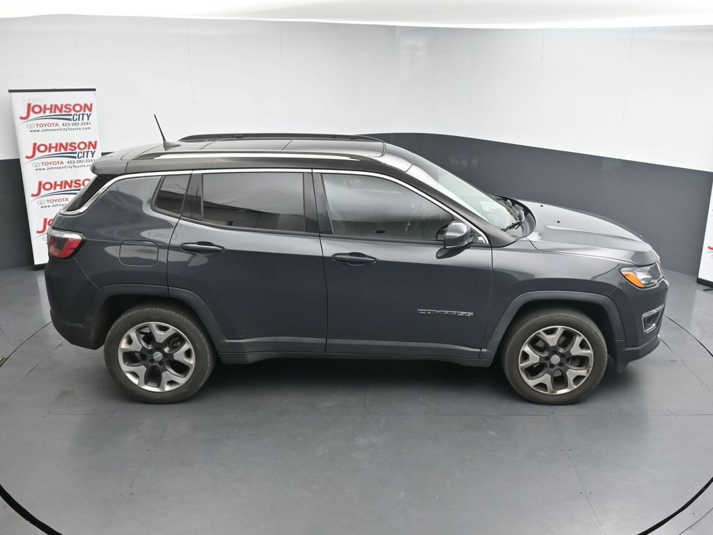 Used 2018 Jeep Compass Limited w/ Navigation Group AWD/4WD image 17