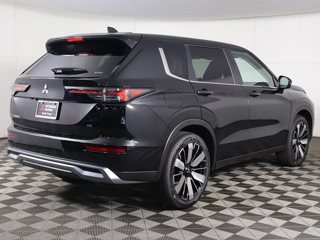New 2026 Mitsubishi Outlander SE AWD/4WD image 12